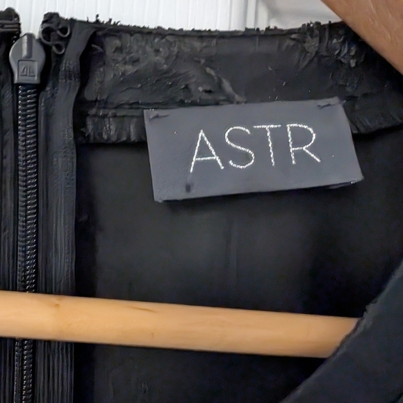 ASTR the Label Women's Black Mesh Sleeveless Top Size Medium - Picture 2 of 5